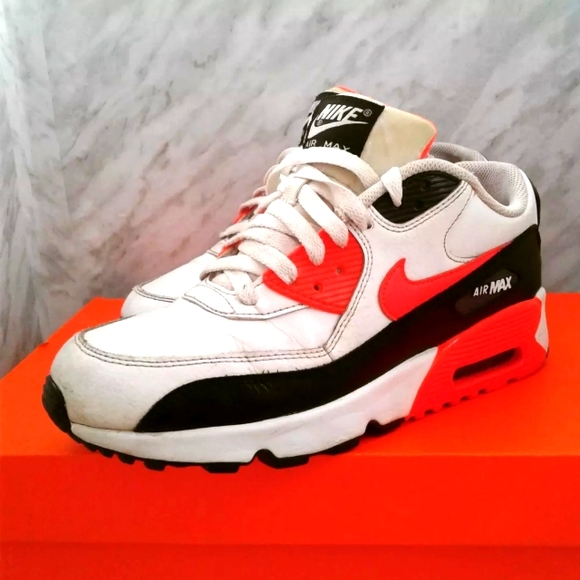 Nike Air Max 90 LTR GS White Red Crimson Black GS Size7Y Women’s 8.5